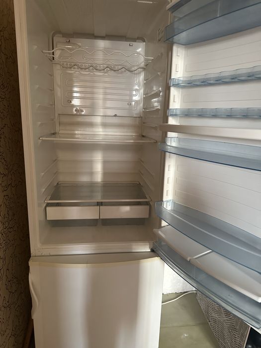 Холодильник в хорошем состоянии.