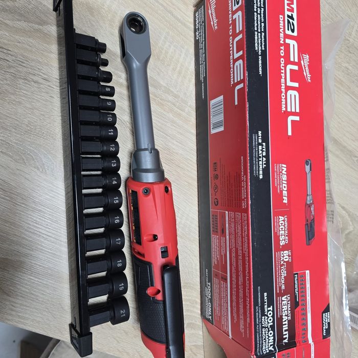 Clichet milwaukee m12 cu capete interschimbabile de America