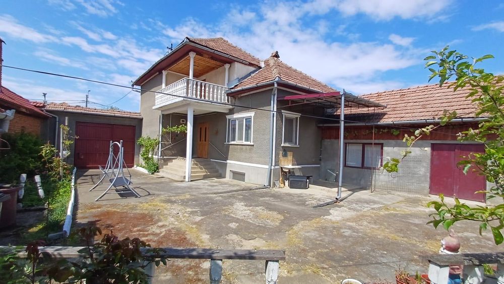 Vând casă în Vinerea (Cugir)