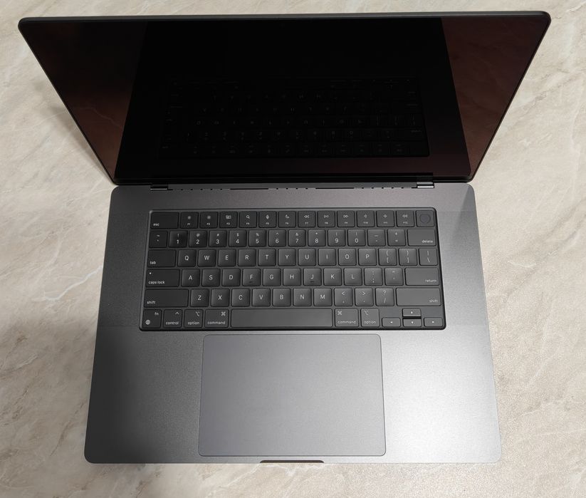 MacBook Pro 16 M4PRO 48/512 100% аккумулятор