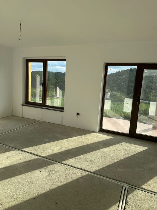 Vila moderna cu vedere panoramica, aproape de oras
