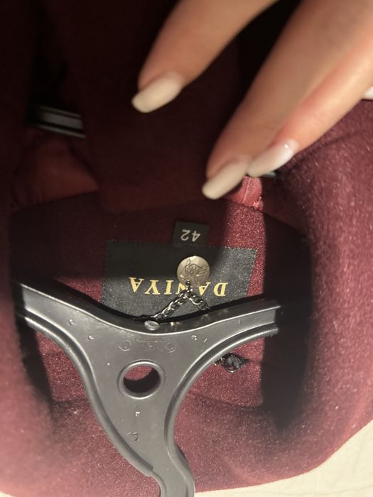 Продам Зимнее пальто бордовое