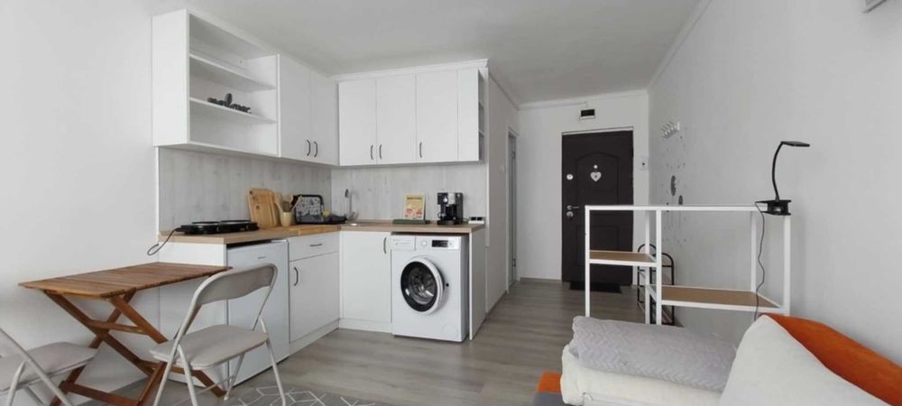 Garsonieră de închiriat – de închiriat numai pentru elevi și studenți.