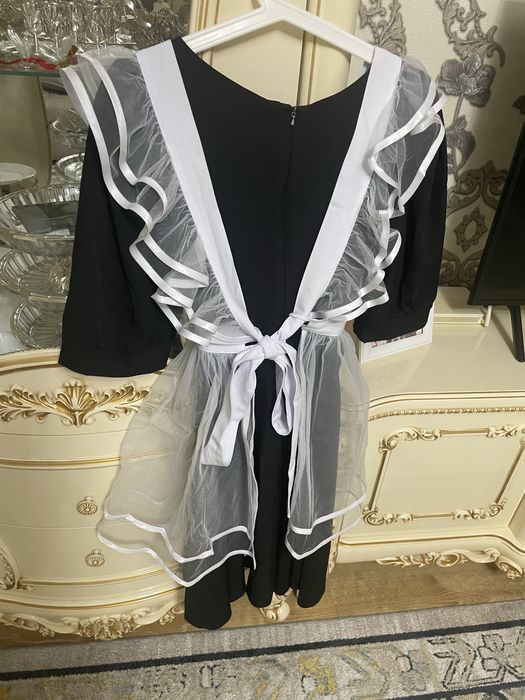 Продам школьную форму для выпускниц