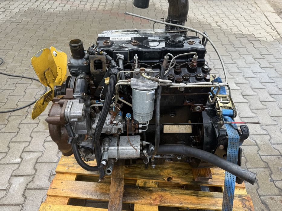 De vanzare motor perkins 1004.4