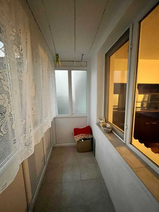 Inchiriez apartament 3 camere decomandate, central, BCR, Targu Neamt