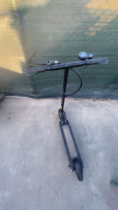 Trotinetă electrică pliabilă – stare bună, funcțională