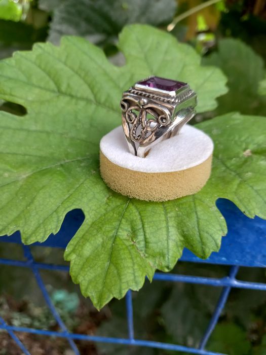 Күміс жүзік сатылады