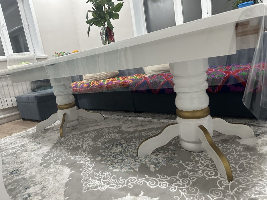 Стол на 12 персон без стульев