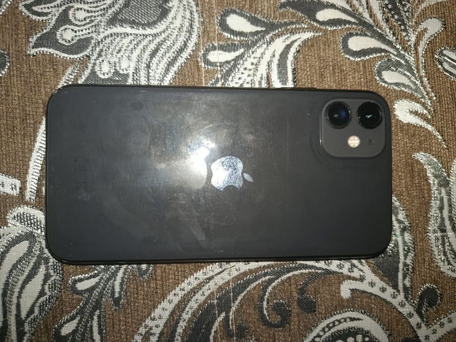 Iphone 11  в хорошем состоянии