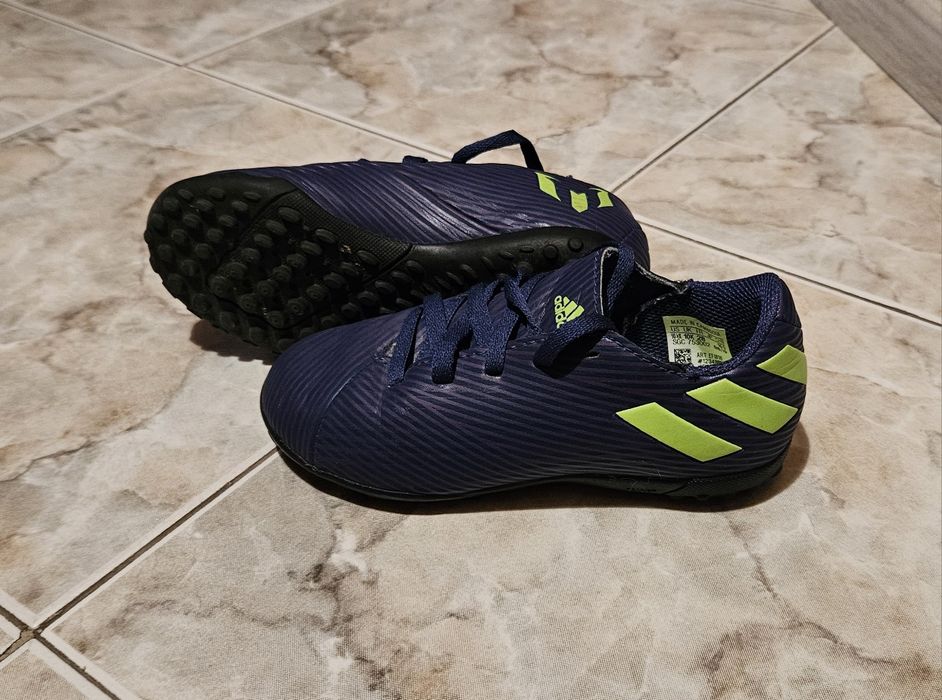 Футболни обувки стоножки ADIDAS Nemeziz Messi Лилаво