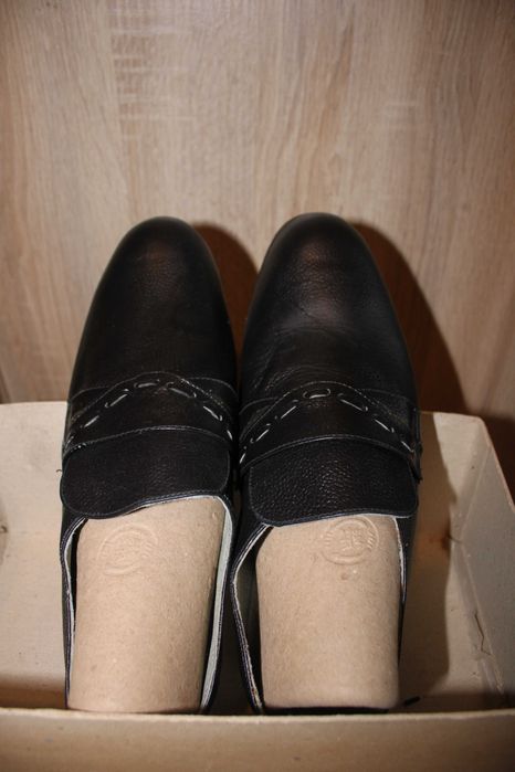 Продавам нови работни обувки(половинки и боти) . 19лв. чифта