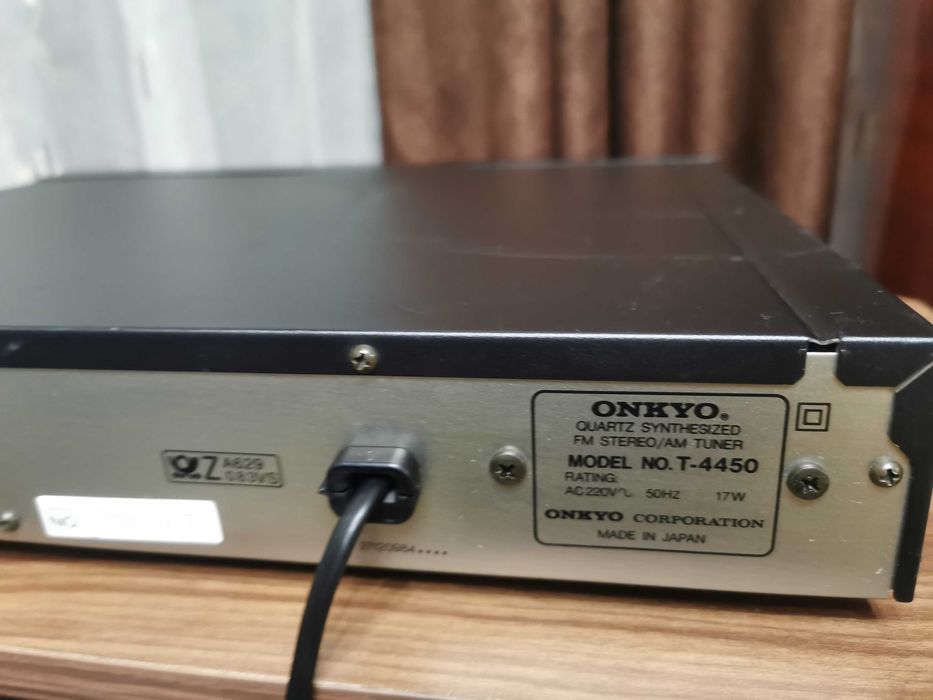 Tuner Onkyo T-4450