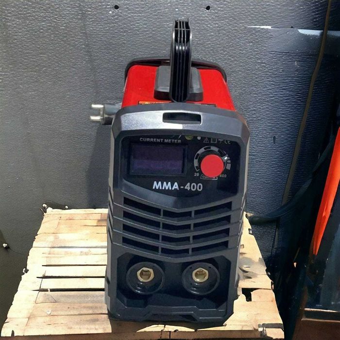 НЕМСКИ Инверторен Електрожен 400А WerkBull дисплей и куфар 7 подаръка