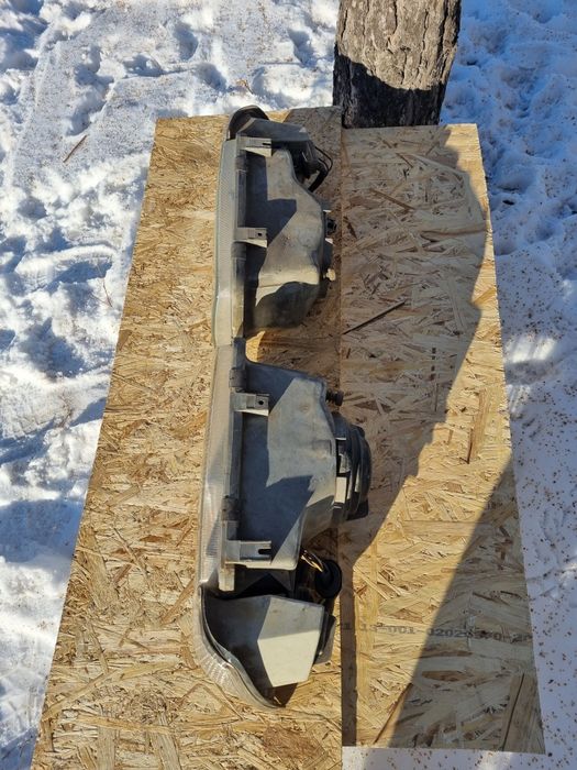 Фары Ауди 100 оригинал .