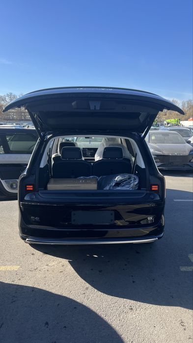 Zeekr 9x MAX без пробег