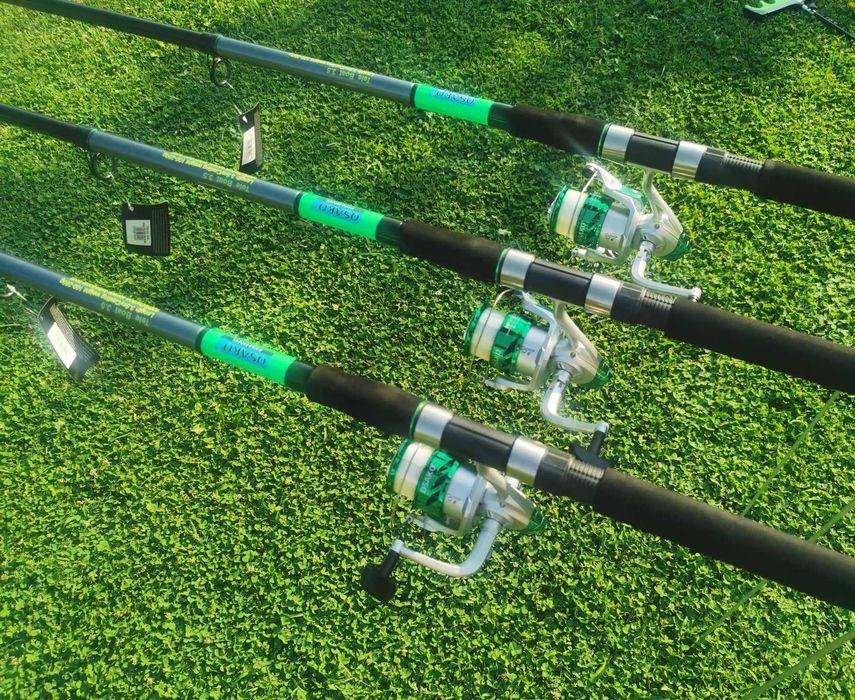 Три карбонови телескопа 3.5мт акция 250гр и три макари с корда. Нови !