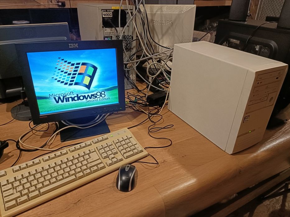 PC Retro Pentium II MMX / Voodoo 2 / Aureal Vortex / Quantum Fireball