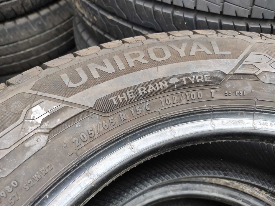 2бр Летни гуми за БУС 205 65 15 С - Uniroyal