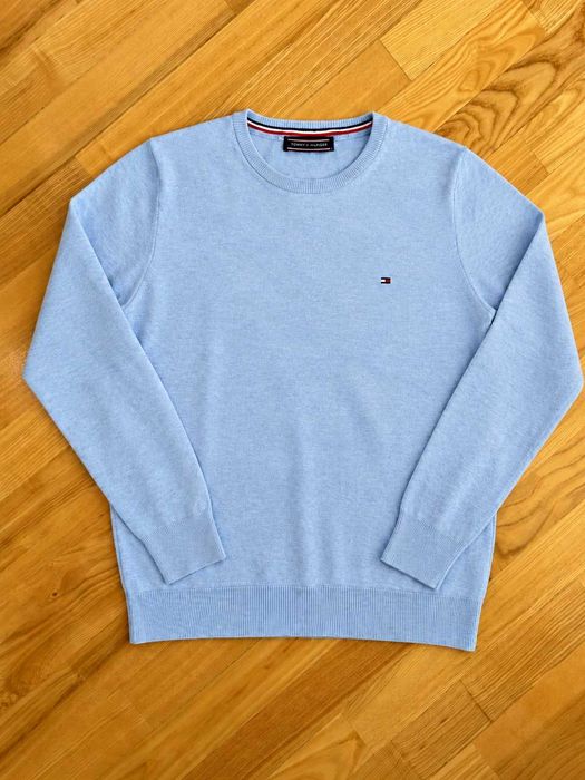 Pulover Tommy Hilfiger Mărimea M – Bumbac – Albastru Deschis – Logo Brodat – Guler Rotund