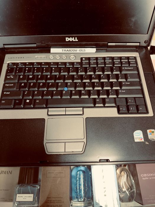 Лаптоп Dell -Pp04x