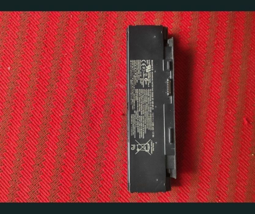 Acumulator de 5000 mAh pentru notebook, minilaptop Sony, în stare perfectă de funcționare.
