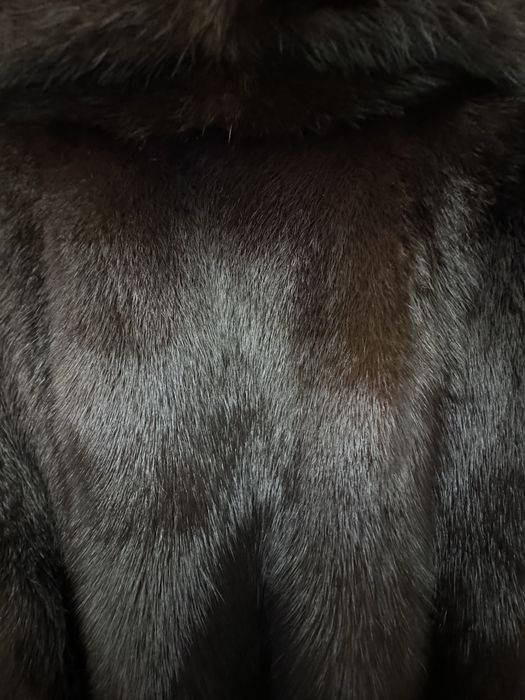 Продам норковую шубу