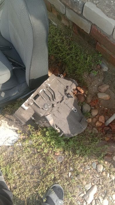 Продам каропка и мотор 2114