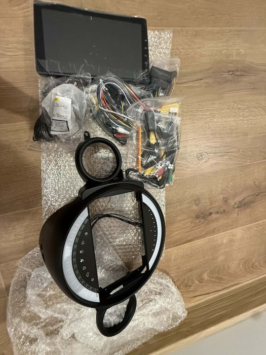 Навигация за Mini Coper Country man