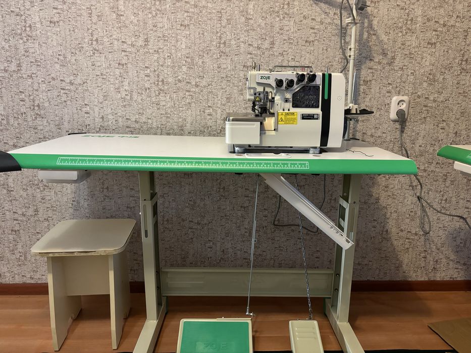 Zoje B9000  оверлок, в новом состояние