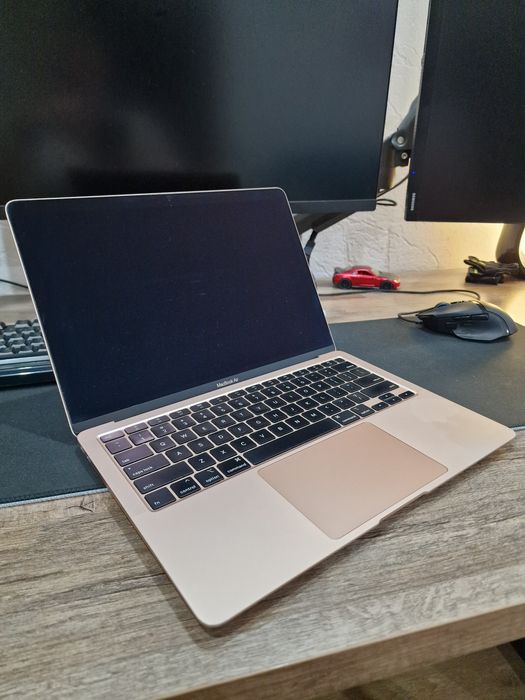 MacBook Air 2020 разбит экран