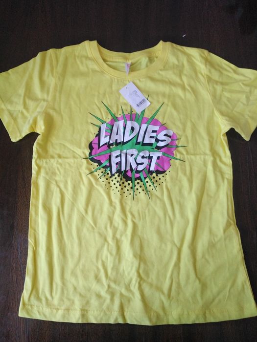 Новые футболки на девочку