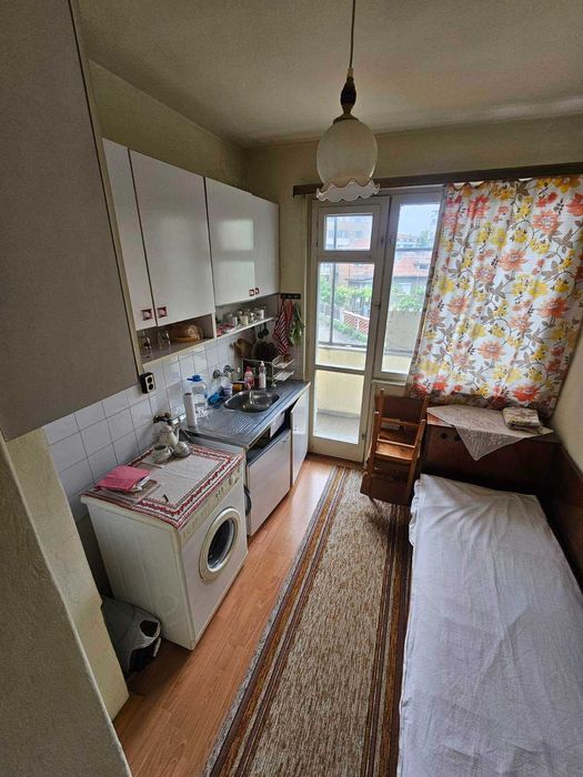 Дава се под наем Двустаен апартамент в Кърджали, Център - 65 кв.м за 188.7 € - Снимка #2