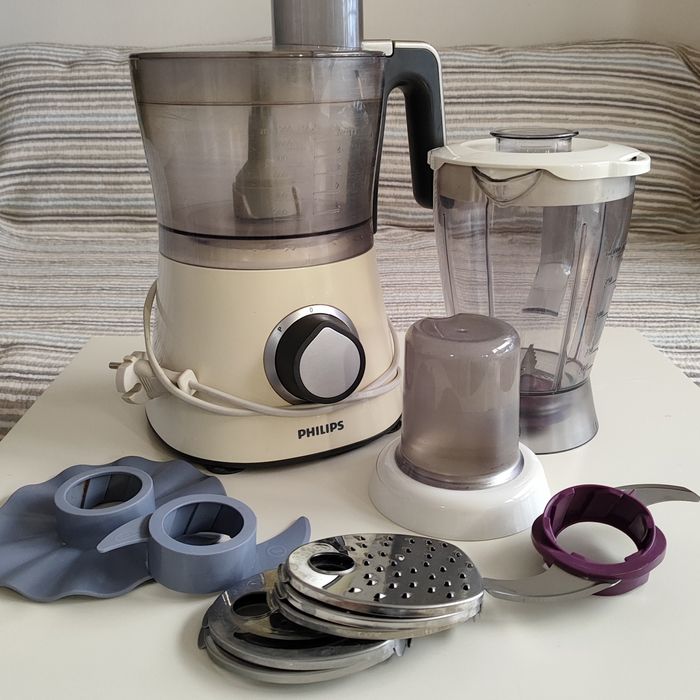 Кухненски робот Pilips HR7761 на части