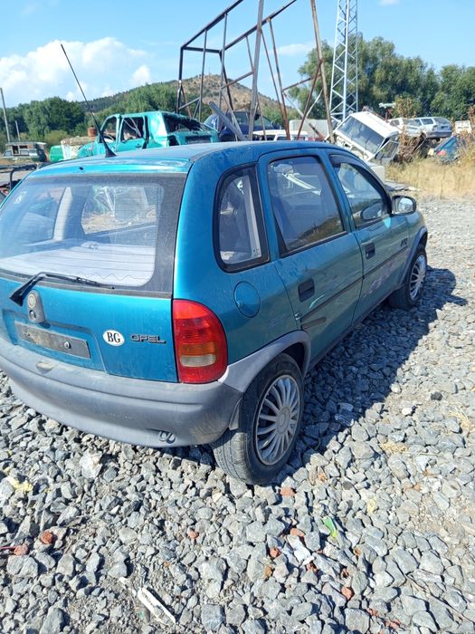 Опел Корса 1.4 бензин