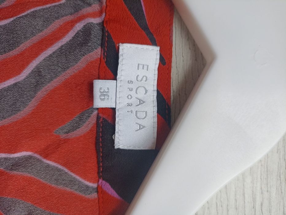 Дамски ризи Escada