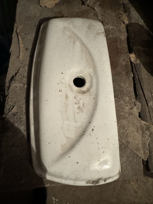 Крышка бочка унитаза продам