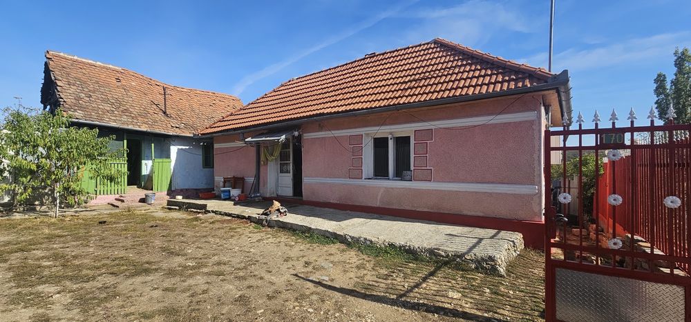Vând urgent casă în localitatea Drauț