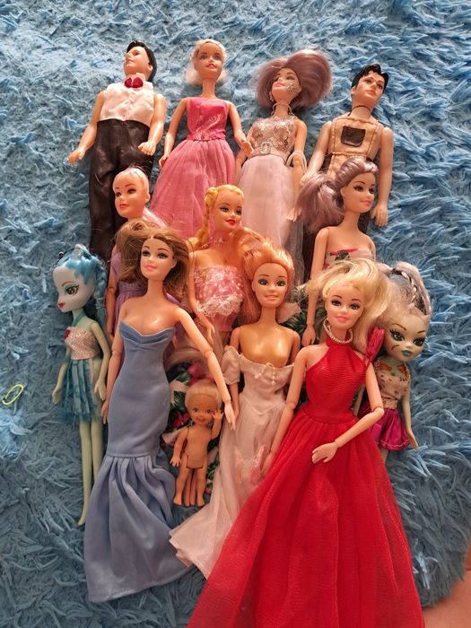 Продам куклы барби