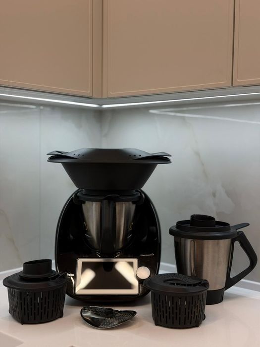Продам Thermomix TM 6 чёрного цвета