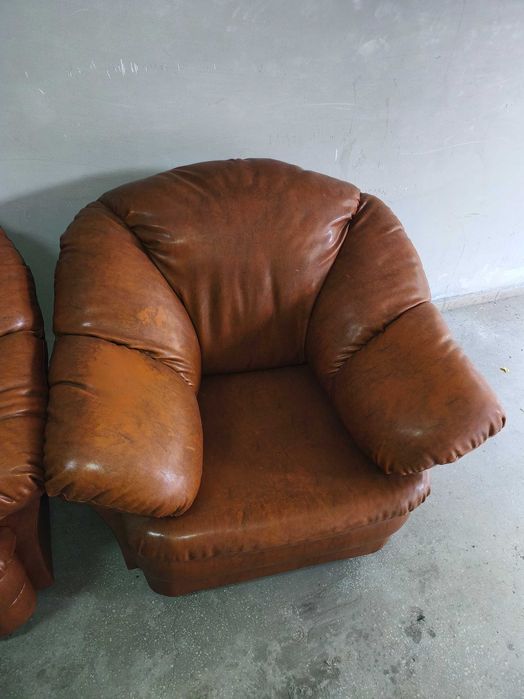 2 фотьойла от изкуствена кожа