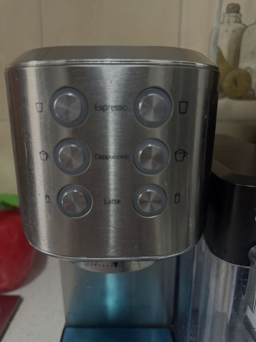 Espressor cafea semiautomat cu tot cu accesorii si garantie