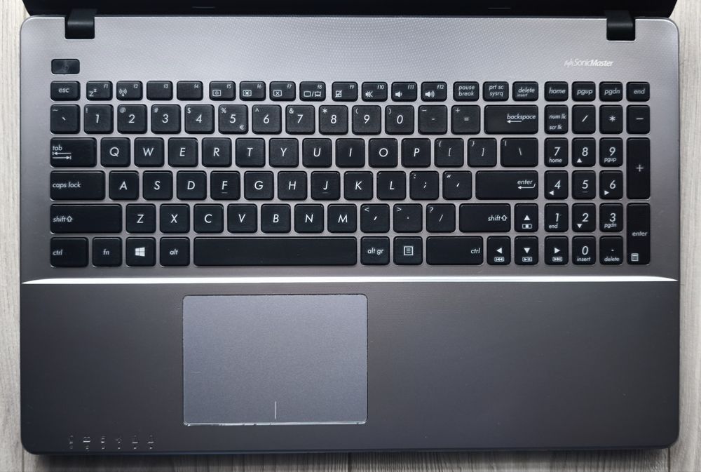 Laptop Asus X550VX, 15,6 i5-6300HQ/8GB/ SSD 512gb/ Gtx 950m 2gb !