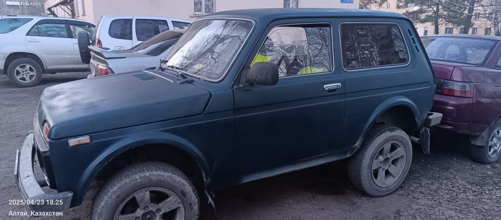 Нива 2121.                              .