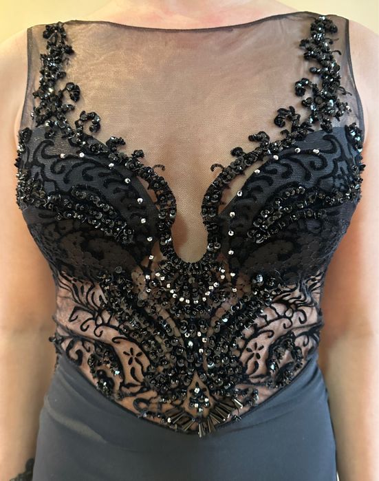 Rochie neagră de seara