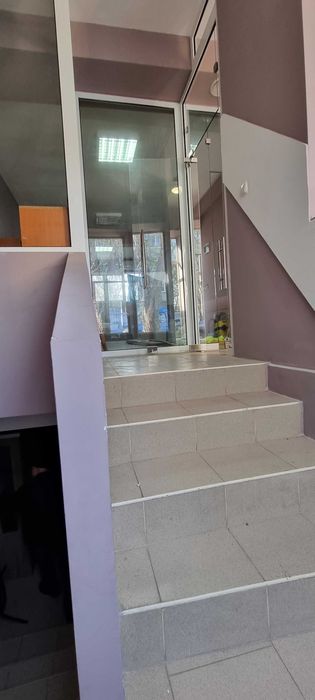Продава се търговски обект на две нива в широк център!