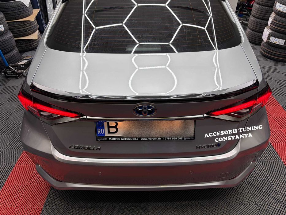 Eleron Portbagaj - Toyota Corolla 2019+ M4 Negru Lucios