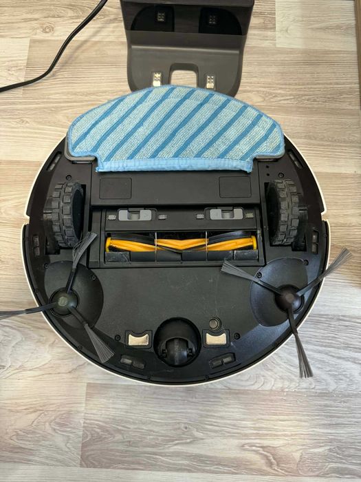 Прахосмукачка робот Deebot