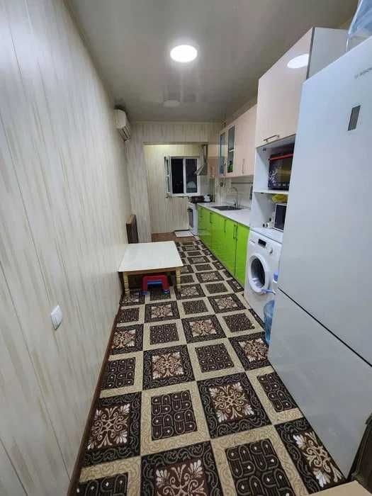 Nukis kinoteatr yonida 4 xonali kvartira sotiladi !!