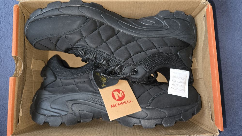 Продам MERRELL кроссовки
